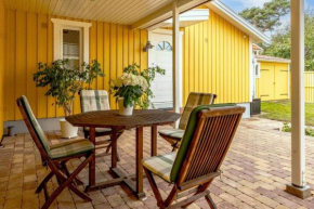 Tylösand guesthouse 300m from ocean & golf course, Halmstad